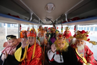 “大圣”開(kāi)車(chē)被拿下 車(chē)上一群神仙妖怪