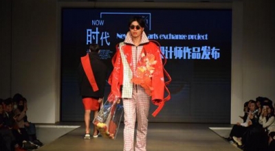 中英大學(xué)生同臺“秀”服裝 展現文化交流成果