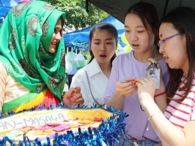 第四屆國際文化節在鄭州大學(xué)舉行